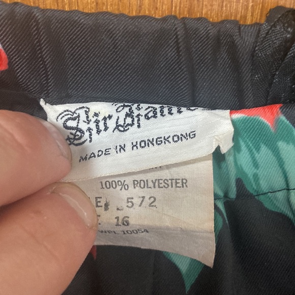 Sir James Vintage Matching Top and Bottoms women’s size 16 black with red roses - Picture 5 of 6